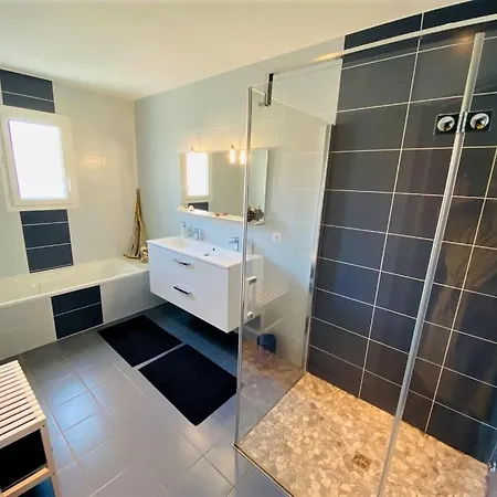 Biscaraibes بيسكاروس