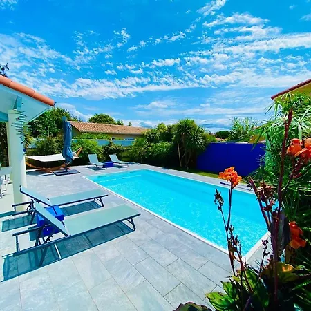 Holiday home Biscaraibes