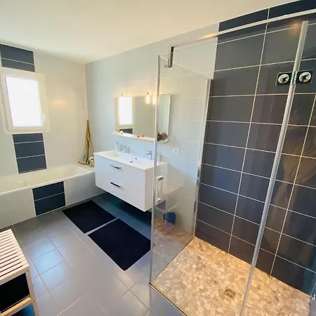 Biscaraibes بيسكاروس